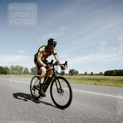 07.09.2025 - 19. Norderstedt Triathlon Michael Burmester http://msf.ph/oto/8859691 07.09.2025 12:47:06 Radfahren 1297 meine-sportfotos.de