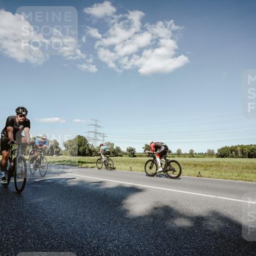 07.09.2025 - 19. Norderstedt Triathlon Michael Burmester http://msf.ph/oto/8859721 07.09.2025 15:48:11 Radfahren 381, 425, 1051, 1065, 1073, 1531, 1563 meine-sportfotos.de