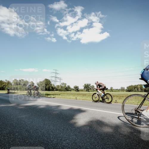 07.09.2025 - 19. Norderstedt Triathlon Michael Burmester http://msf.ph/oto/8859724 07.09.2025 15:48:12 Radfahren 381, 425, 1051, 1065, 1073, 1563 meine-sportfotos.de