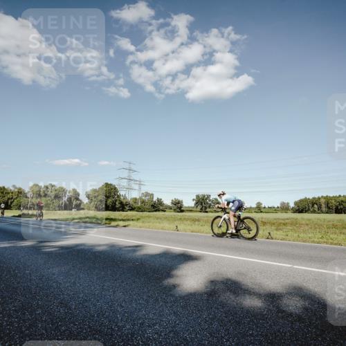 07.09.2025 - 19. Norderstedt Triathlon Michael Burmester http://msf.ph/oto/8859728 07.09.2025 15:48:13 Radfahren 381, 425, 1073 meine-sportfotos.de