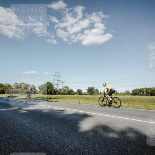 07.09.2025 - 19. Norderstedt Triathlon Michael Burmester http://msf.ph/oto/8859735 07.09.2025 15:48:19 Radfahren 1064 meine-sportfotos.de