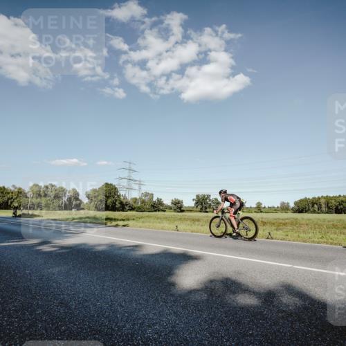 07.09.2025 - 19. Norderstedt Triathlon Michael Burmester http://msf.ph/oto/8859742 07.09.2025 15:48:22 Radfahren 1064, 1516 meine-sportfotos.de