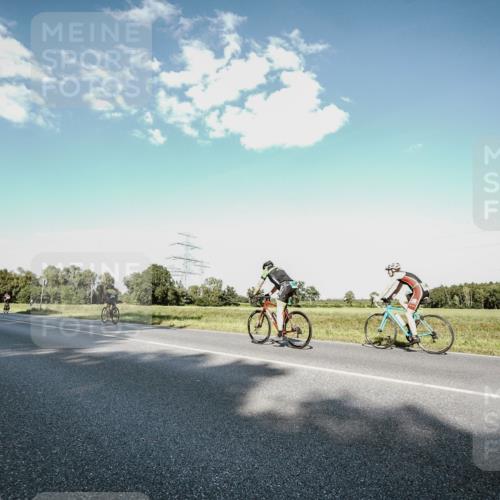 07.09.2025 - 19. Norderstedt Triathlon Michael Burmester http://msf.ph/oto/8859791 07.09.2025 15:48:45 Radfahren 1412 meine-sportfotos.de