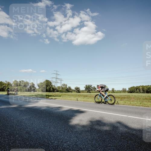 07.09.2025 - 19. Norderstedt Triathlon Michael Burmester http://msf.ph/oto/8859794 07.09.2025 15:48:47 Radfahren 516, 1405, 1412 meine-sportfotos.de