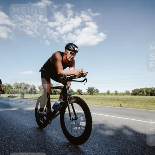 07.09.2025 - 19. Norderstedt Triathlon Michael Burmester http://msf.ph/oto/8859804 07.09.2025 15:48:50 Radfahren 384, 387, 516, 522, 1405 meine-sportfotos.de