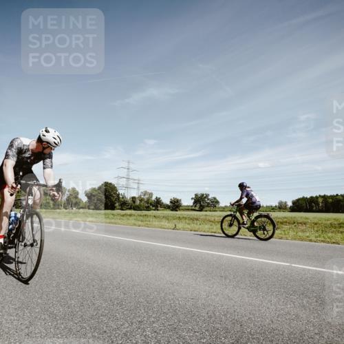 07.09.2025 - 19. Norderstedt Triathlon Michael Burmester http://msf.ph/oto/8859806 07.09.2025 12:48:19 Radfahren 1271, 1304 meine-sportfotos.de