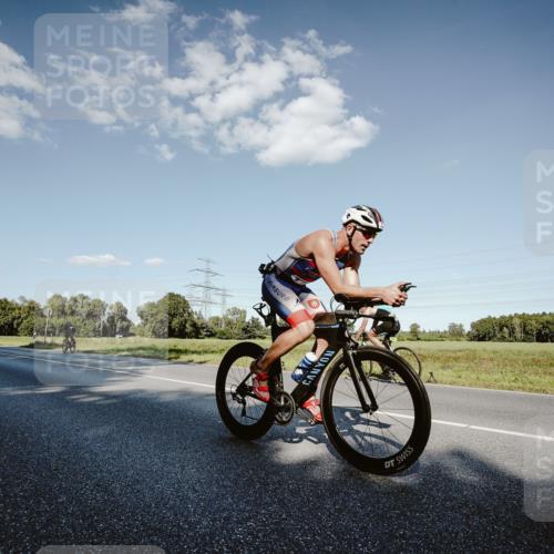 07.09.2025 - 19. Norderstedt Triathlon Michael Burmester http://msf.ph/oto/8859822 07.09.2025 15:48:56 Radfahren 387, 405, 1593 meine-sportfotos.de
