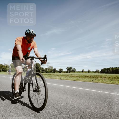 07.09.2025 - 19. Norderstedt Triathlon Michael Burmester http://msf.ph/oto/8859837 07.09.2025 12:48:45 Radfahren 283, 810, 853 meine-sportfotos.de