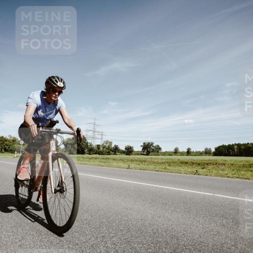 07.09.2025 - 19. Norderstedt Triathlon Michael Burmester http://msf.ph/oto/8859844 07.09.2025 12:48:48 Radfahren 283, 810, 853 meine-sportfotos.de