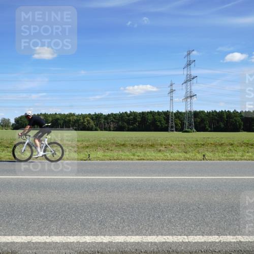 07.09.2025 - 19. Norderstedt Triathlon Michael Burmester http://msf.ph/oto/8859874 07.09.2025 13:44:11 Radfahren 422, 958 meine-sportfotos.de