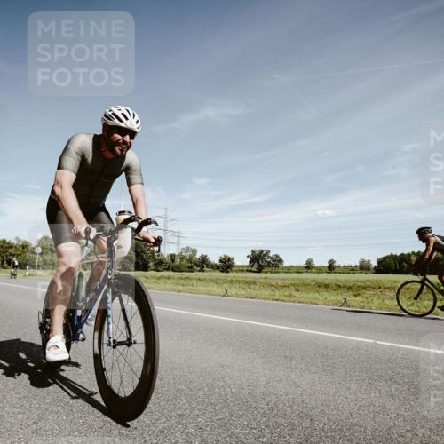 07.09.2025 - 19. Norderstedt Triathlon Michael Burmester http://msf.ph/oto/8859879 07.09.2025 12:49:07 Radfahren 249, 288 meine-sportfotos.de