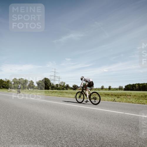 07.09.2025 - 19. Norderstedt Triathlon Michael Burmester http://msf.ph/oto/8859921 07.09.2025 12:49:41 Radfahren 174 meine-sportfotos.de