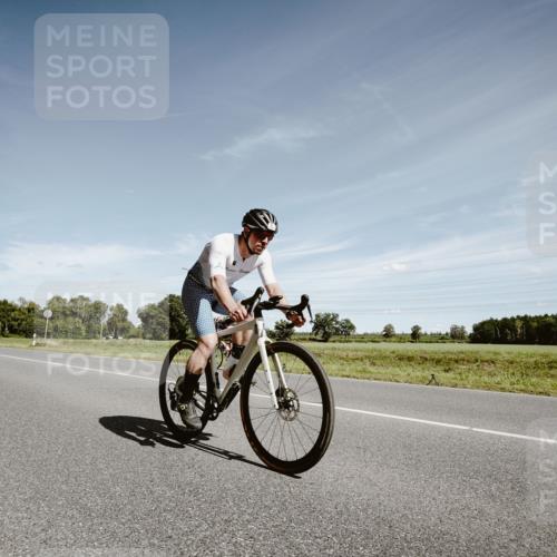 07.09.2025 - 19. Norderstedt Triathlon Michael Burmester http://msf.ph/oto/8859927 07.09.2025 12:49:44 Radfahren 174, 240, 311 meine-sportfotos.de