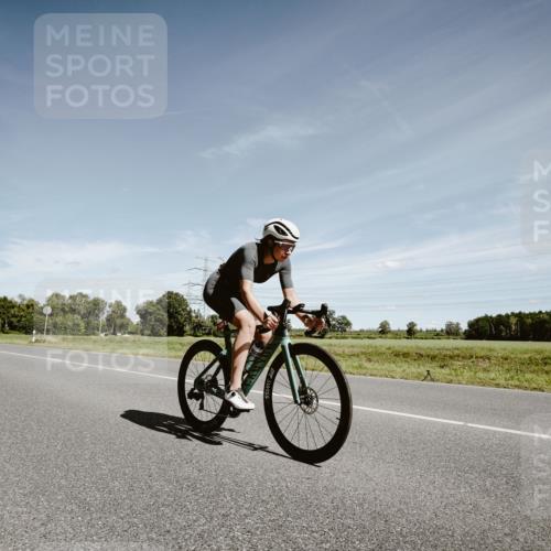 07.09.2025 - 19. Norderstedt Triathlon Michael Burmester http://msf.ph/oto/8859942 07.09.2025 12:49:49 Radfahren 311, 1234, 1477 meine-sportfotos.de