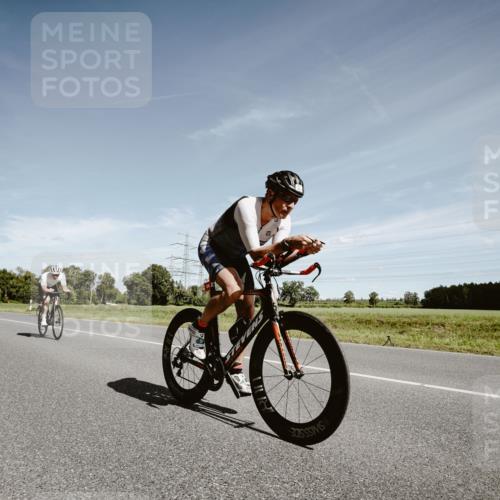07.09.2025 - 19. Norderstedt Triathlon Michael Burmester http://msf.ph/oto/8859980 07.09.2025 12:50:19 Radfahren 241, 247, 330, 809 meine-sportfotos.de