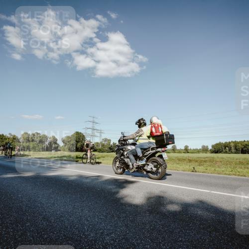 07.09.2025 - 19. Norderstedt Triathlon Michael Burmester http://msf.ph/oto/8859982 07.09.2025 15:50:07 Radfahren 403, 1068, 1424 meine-sportfotos.de