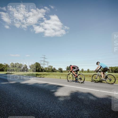 07.09.2025 - 19. Norderstedt Triathlon Michael Burmester http://msf.ph/oto/8859995 07.09.2025 15:50:12 Radfahren 403, 893, 1068, 1626 meine-sportfotos.de