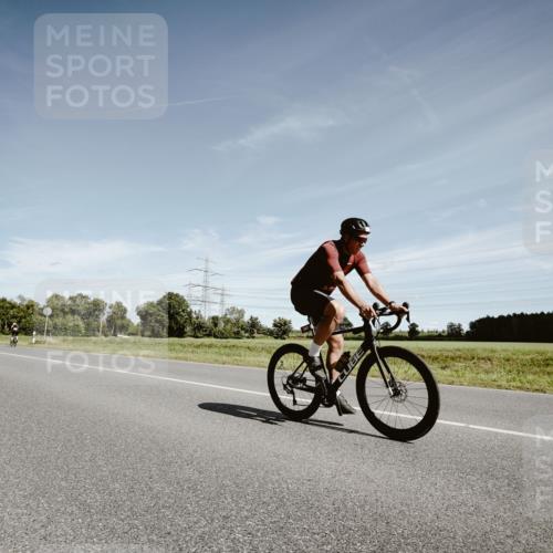 07.09.2025 - 19. Norderstedt Triathlon Michael Burmester http://msf.ph/oto/8860025 07.09.2025 12:50:41 Radfahren 347, 759, 814, 1262 meine-sportfotos.de