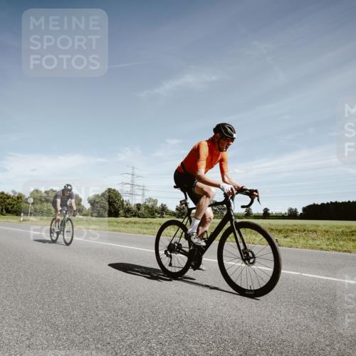 07.09.2025 - 19. Norderstedt Triathlon Michael Burmester http://msf.ph/oto/8860032 07.09.2025 12:50:46 Radfahren 274, 323, 324, 1384 meine-sportfotos.de