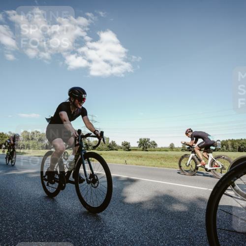 07.09.2025 - 19. Norderstedt Triathlon Michael Burmester http://msf.ph/oto/8860034 07.09.2025 15:50:24 Radfahren 371, 506, 513, 541, 868, 885, 909, 1059, 1522, 1572, 1594 meine-sportfotos.de