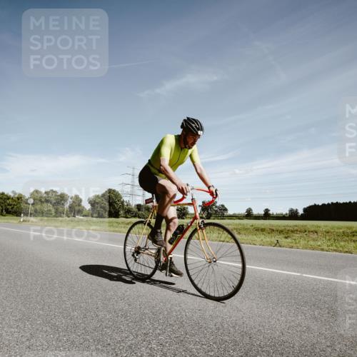 07.09.2025 - 19. Norderstedt Triathlon Michael Burmester http://msf.ph/oto/8860039 07.09.2025 12:50:48 Radfahren 274, 323, 324, 1299, 1384 meine-sportfotos.de