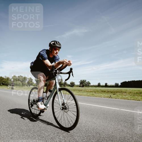 07.09.2025 - 19. Norderstedt Triathlon Michael Burmester http://msf.ph/oto/8860046 07.09.2025 12:50:52 Radfahren 301, 1299 meine-sportfotos.de