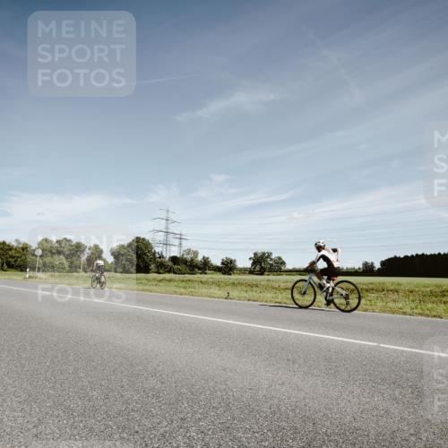 07.09.2025 - 19. Norderstedt Triathlon Michael Burmester http://msf.ph/oto/8860053 07.09.2025 12:50:55 Radfahren 301, 313 meine-sportfotos.de