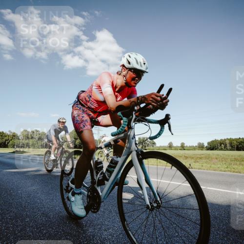 07.09.2025 - 19. Norderstedt Triathlon Michael Burmester http://msf.ph/oto/8860065 07.09.2025 15:50:30 Radfahren 868, 897, 947, 1044, 1522, 1552, 1590, 1629 meine-sportfotos.de