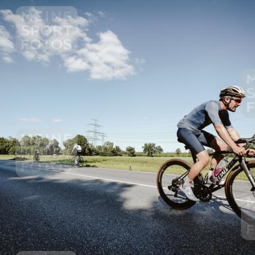 07.09.2025 - 19. Norderstedt Triathlon Michael Burmester http://msf.ph/oto/8860068 07.09.2025 15:50:30 Radfahren 868, 897, 947, 1044, 1522, 1552, 1590, 1629 meine-sportfotos.de