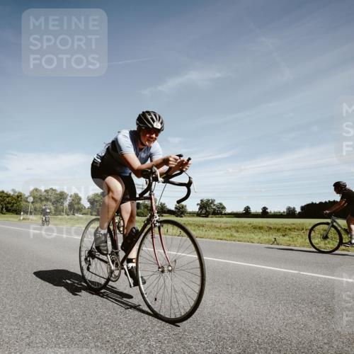 07.09.2025 - 19. Norderstedt Triathlon Michael Burmester http://msf.ph/oto/8860070 07.09.2025 12:51:08 Radfahren 317 meine-sportfotos.de