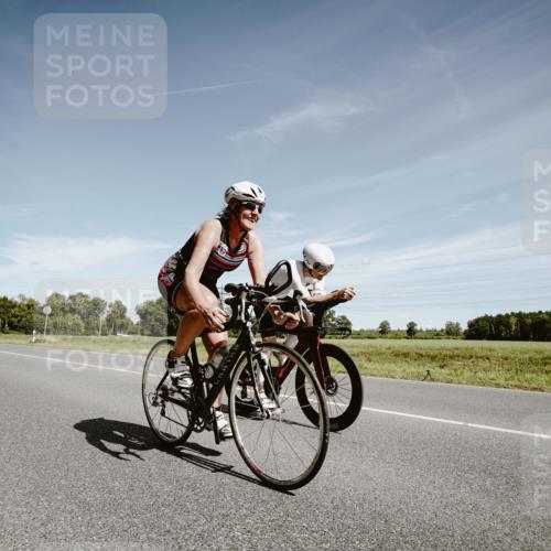 07.09.2025 - 19. Norderstedt Triathlon Michael Burmester http://msf.ph/oto/8860108 07.09.2025 12:51:41 Radfahren 329, 723, 747, 1366 meine-sportfotos.de