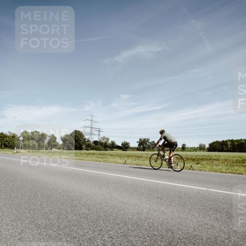 07.09.2025 - 19. Norderstedt Triathlon Michael Burmester http://msf.ph/oto/8860116 07.09.2025 12:51:44 Radfahren 329, 1389 meine-sportfotos.de