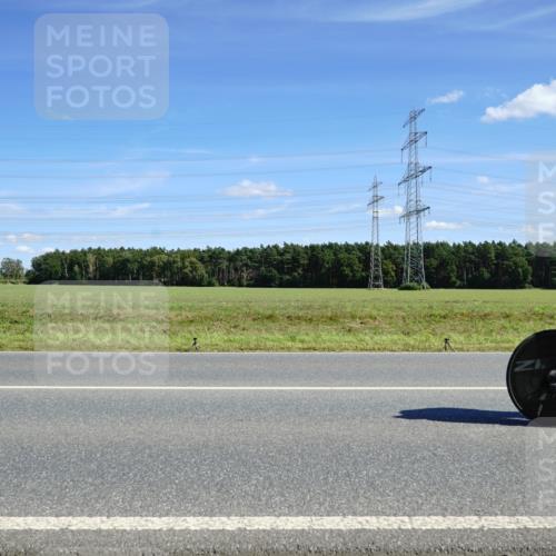 07.09.2025 - 19. Norderstedt Triathlon Michael Burmester http://msf.ph/oto/8860122 07.09.2025 13:47:38 Radfahren 961, 964 meine-sportfotos.de
