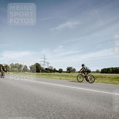 07.09.2025 - 19. Norderstedt Triathlon Michael Burmester http://msf.ph/oto/8860123 07.09.2025 12:51:49 Radfahren 211, 745, 799, 1389 meine-sportfotos.de
