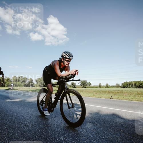 07.09.2025 - 19. Norderstedt Triathlon Michael Burmester http://msf.ph/oto/8860135 07.09.2025 15:51:01 Radfahren 527, 1043, 1442 meine-sportfotos.de