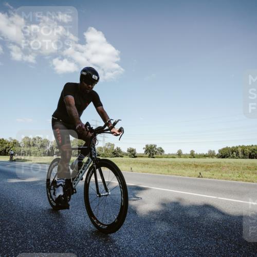 07.09.2025 - 19. Norderstedt Triathlon Michael Burmester http://msf.ph/oto/8860138 07.09.2025 15:51:02 Radfahren 527, 1043, 1442 meine-sportfotos.de