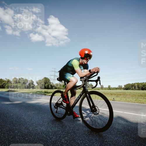 07.09.2025 - 19. Norderstedt Triathlon Michael Burmester http://msf.ph/oto/8860142 07.09.2025 15:51:03 Radfahren 527, 528, 1043, 1442 meine-sportfotos.de