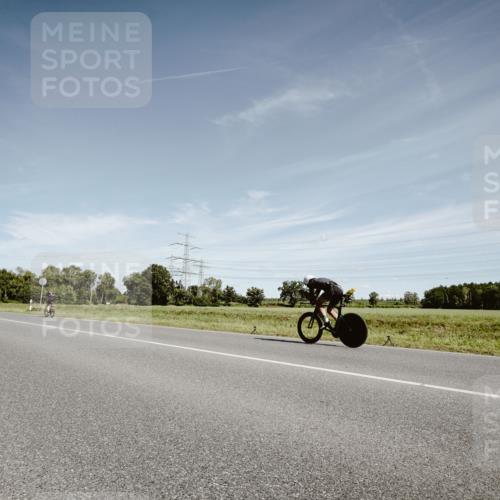 07.09.2025 - 19. Norderstedt Triathlon Michael Burmester http://msf.ph/oto/8860154 07.09.2025 12:52:05 Radfahren 766, 813 meine-sportfotos.de