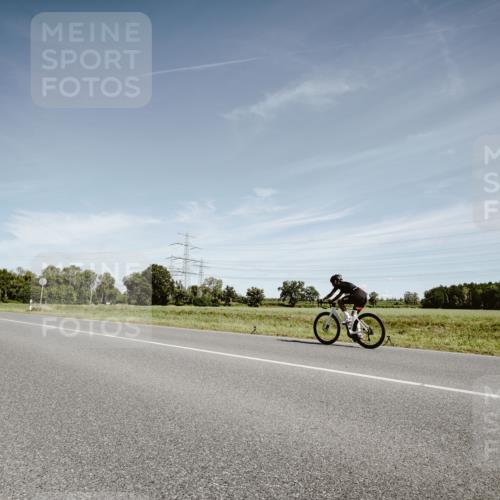 07.09.2025 - 19. Norderstedt Triathlon Michael Burmester http://msf.ph/oto/8860220 07.09.2025 12:52:41 Radfahren 352 meine-sportfotos.de