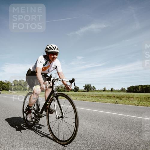 07.09.2025 - 19. Norderstedt Triathlon Michael Burmester http://msf.ph/oto/8860224 07.09.2025 12:52:45 Radfahren 310, 352 meine-sportfotos.de