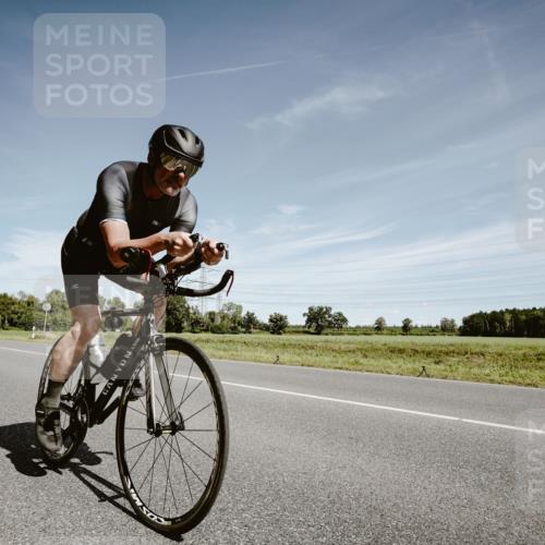 07.09.2025 - 19. Norderstedt Triathlon Michael Burmester http://msf.ph/oto/8860227 07.09.2025 12:52:47 Radfahren 235, 310, 352 meine-sportfotos.de