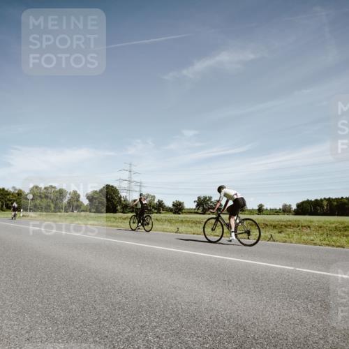 07.09.2025 - 19. Norderstedt Triathlon Michael Burmester http://msf.ph/oto/8860255 07.09.2025 12:53:13 Radfahren 698 meine-sportfotos.de