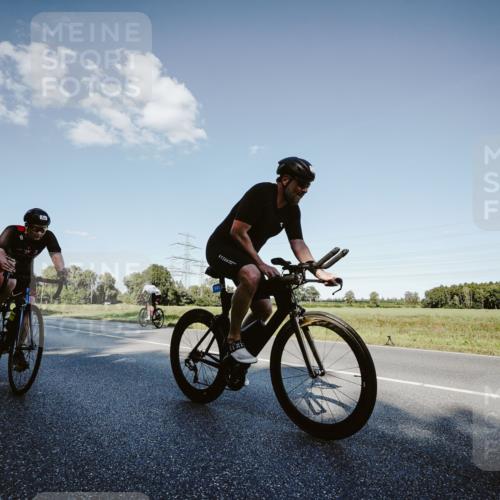 07.09.2025 - 19. Norderstedt Triathlon Michael Burmester http://msf.ph/oto/8860260 07.09.2025 15:51:48 Radfahren 1077, 1413, 1432 meine-sportfotos.de