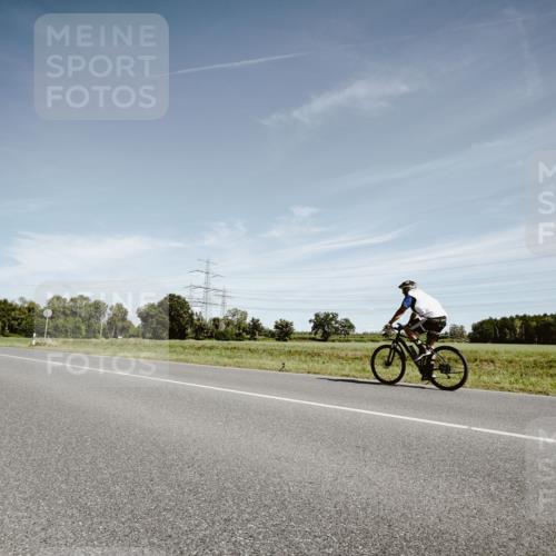 07.09.2025 - 19. Norderstedt Triathlon Michael Burmester http://msf.ph/oto/8860262 07.09.2025 12:53:18 Radfahren  meine-sportfotos.de