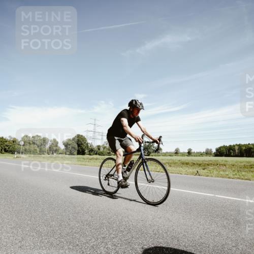 07.09.2025 - 19. Norderstedt Triathlon Michael Burmester http://msf.ph/oto/8860286 07.09.2025 12:53:34 Radfahren 358, 1259 meine-sportfotos.de