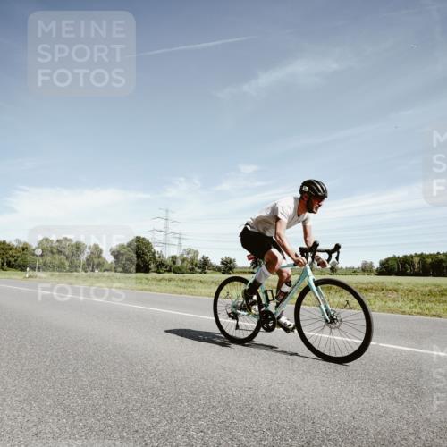 07.09.2025 - 19. Norderstedt Triathlon Michael Burmester http://msf.ph/oto/8860293 07.09.2025 12:53:41 Radfahren 333, 1230 meine-sportfotos.de