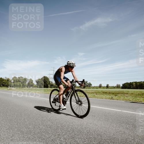 07.09.2025 - 19. Norderstedt Triathlon Michael Burmester http://msf.ph/oto/8860300 07.09.2025 12:54:00 Radfahren 214, 264, 270, 349 meine-sportfotos.de