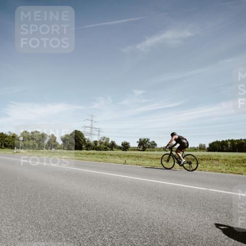 07.09.2025 - 19. Norderstedt Triathlon Michael Burmester http://msf.ph/oto/8860304 07.09.2025 12:54:00 Radfahren 214, 264, 270, 349 meine-sportfotos.de