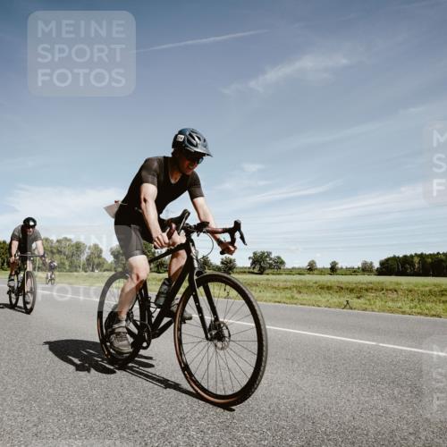 07.09.2025 - 19. Norderstedt Triathlon Michael Burmester http://msf.ph/oto/8860311 07.09.2025 12:54:02 Radfahren 214, 264, 270, 349, 350 meine-sportfotos.de