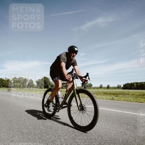 07.09.2025 - 19. Norderstedt Triathlon Michael Burmester http://msf.ph/oto/8860314 07.09.2025 12:54:03 Radfahren 214, 264, 270, 321, 349, 350 meine-sportfotos.de